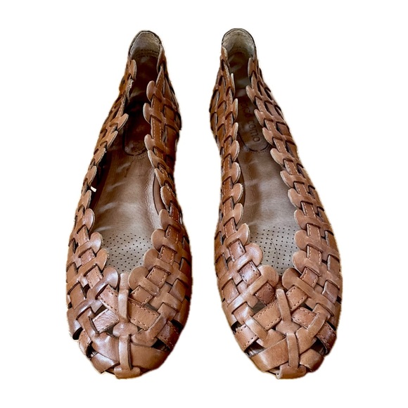 Corso Como Women's Brown Leather Woven Round Toe Flats. Size 6. - Picture 3 of 9